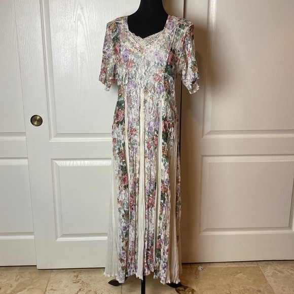 80s VINTAGE PLEATED MODEST FLORAL COTTAGE CORE CHURCH DRESS - Picture 1 of 5